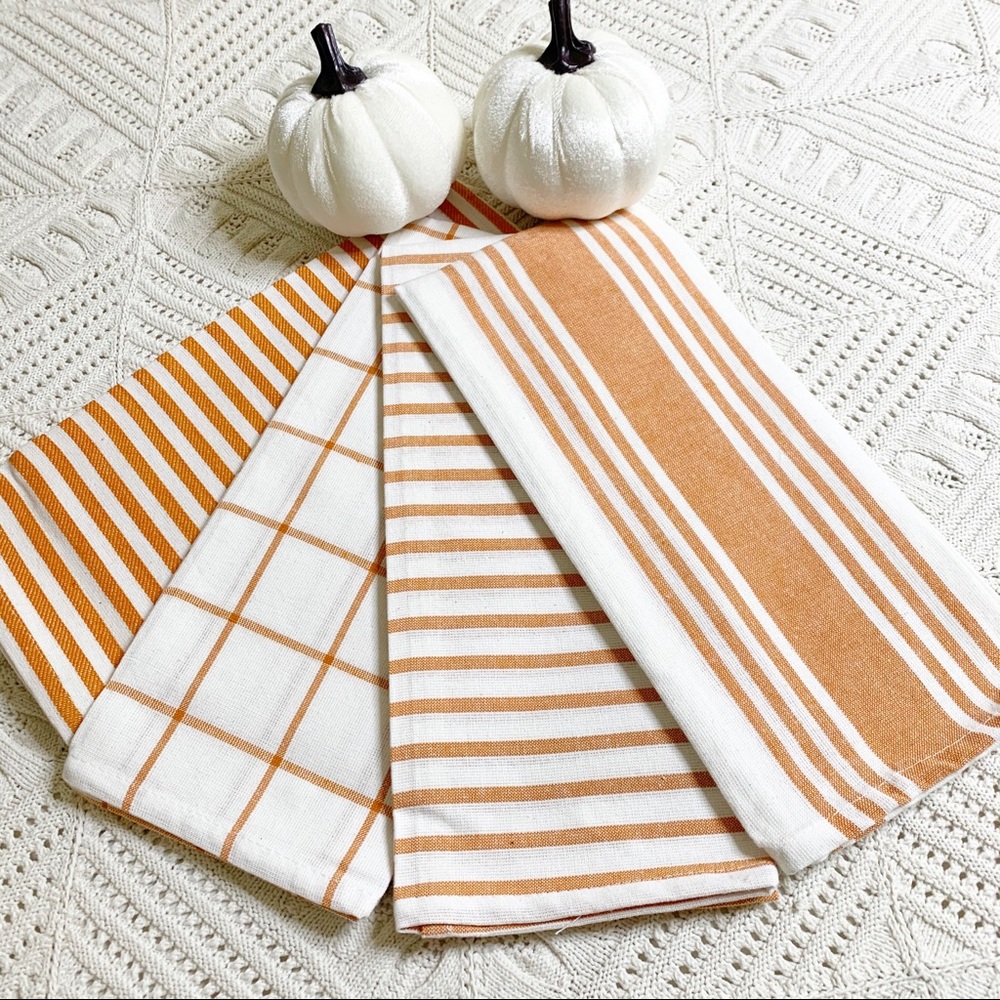 NWT🧙Set of 4 Hocus Pocus 🧹Kitchen Towels - Picture 5 of 9